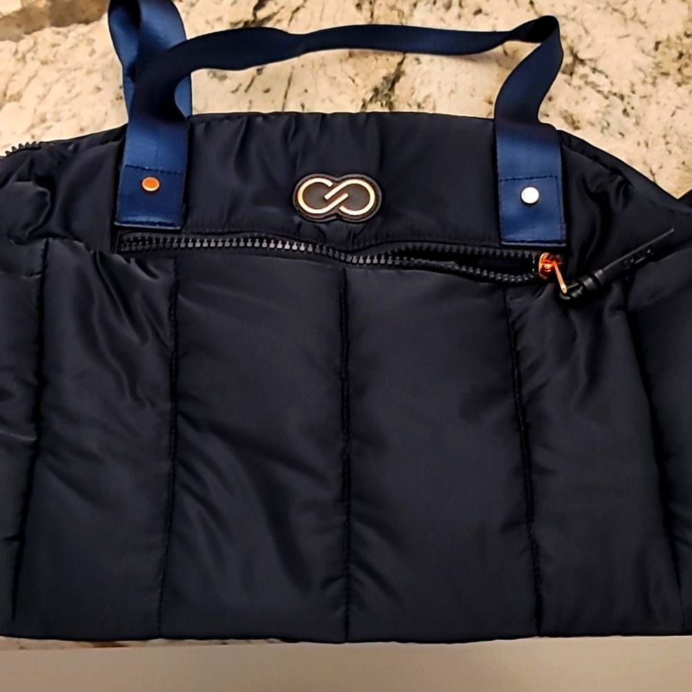 Navy Cary underwood puffer gym bag